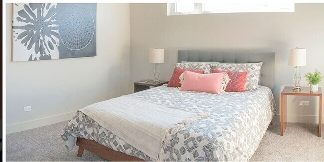 Building Photo - 717 Rogers St