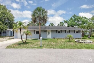 Building Photo - 203 Parkwood Ln