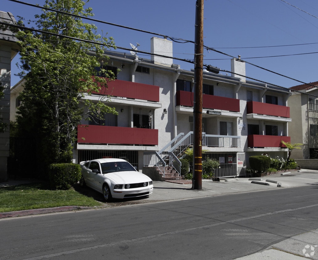 Building Photo - 12843 Kling St