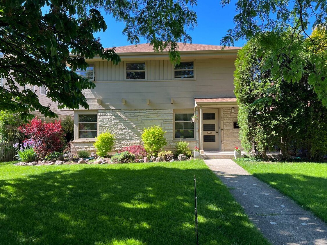 Primary Photo - 1308 E Kensington Blvd