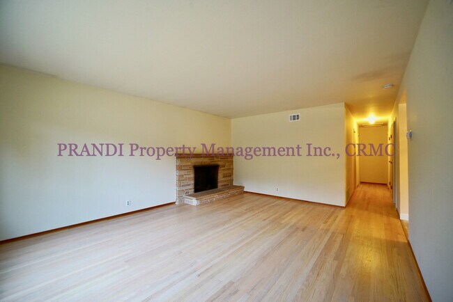Building Photo - Terra Linda Home, Near Park with Large Bac...