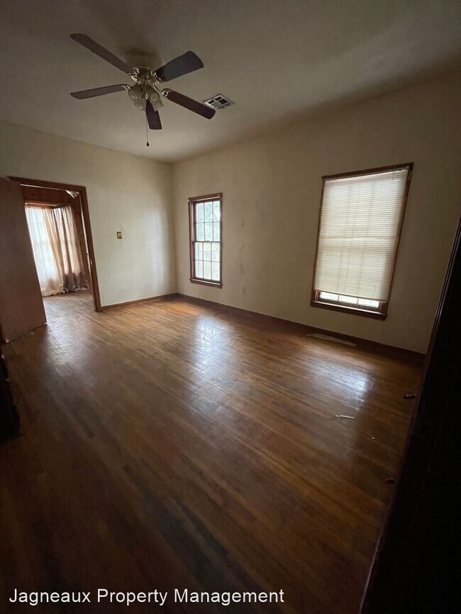 Foto del edificio - 3 br, 2 bath House - 315 W Burton St