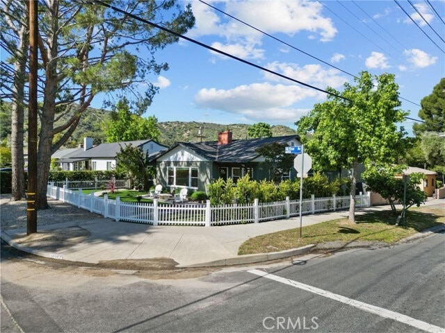 Building Photo - 10257 McVine Ave