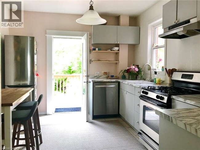 Photo du bâtiment - 291 Bay St N