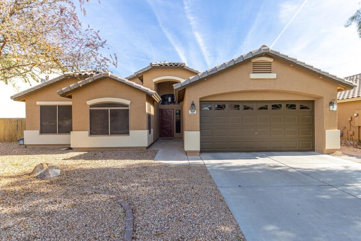 Foto principal - 751 N 165th Ave