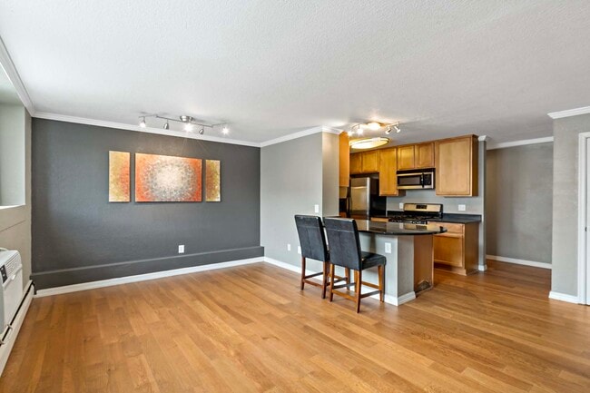 Building Photo - 3120 Hennepin Ave S