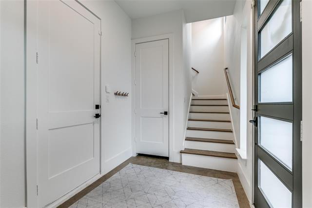 Foto del edificio - 4205 Roseland Ave