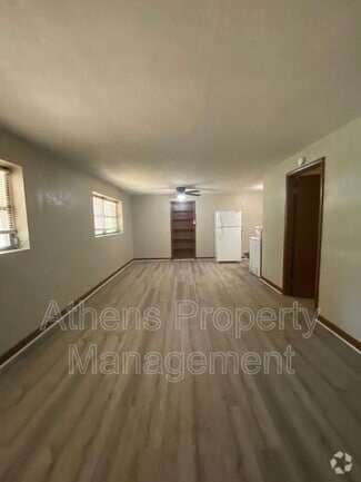 Building Photo - 317 Springtree Rd