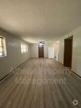 Building Photo - 317 Springtree Rd