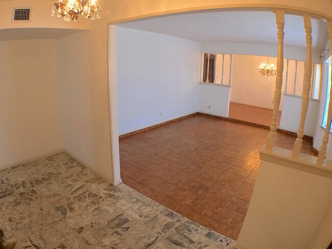 Foto del edificio - 3124 Stone Edge Rd