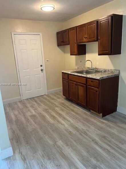 Foto del edificio - 2155 NW 71st St