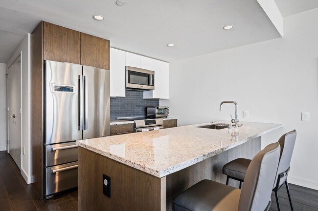 Building Photo - Furnished 2-bedroom, 2-bath Aeo condominiu...