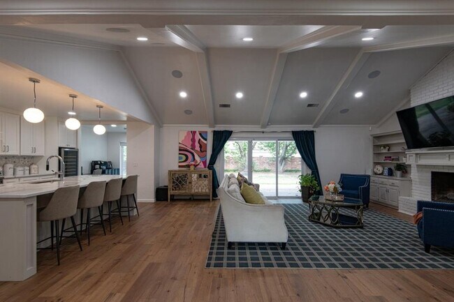 Foto del edificio - 3025 Regency Ct