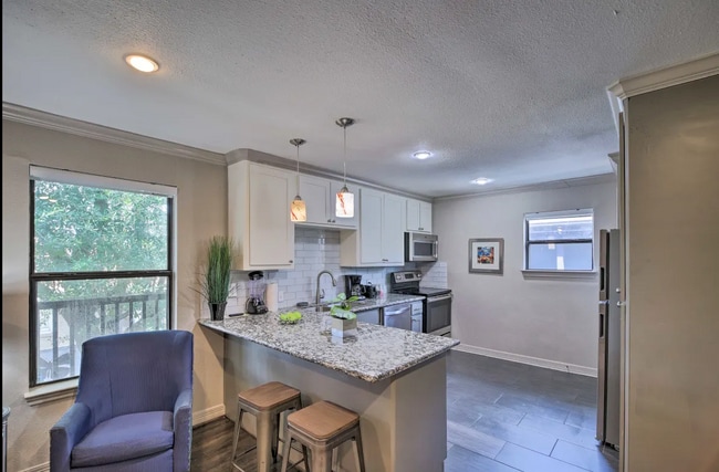 Photo - 2211 Blodgett St Apartment