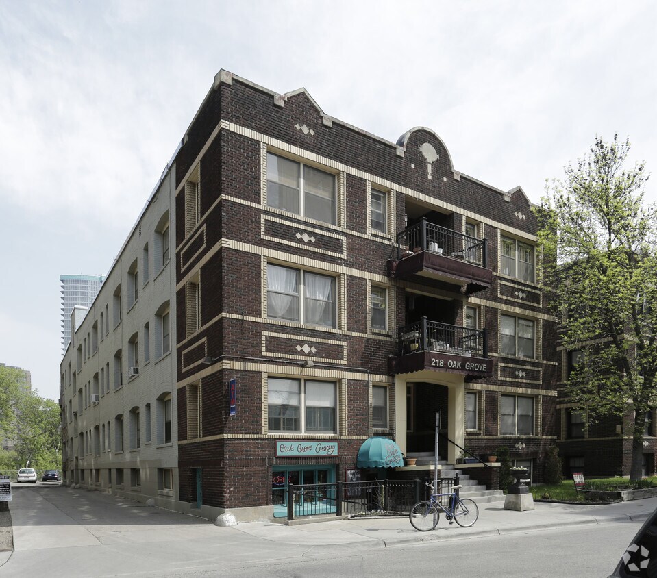 Foto del edificio - 218 Oak Grove St