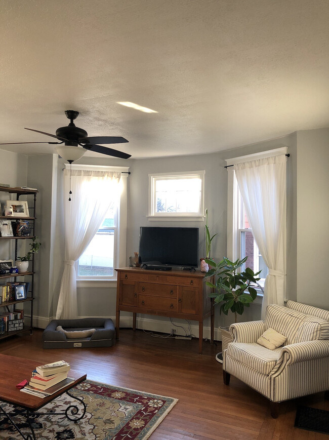 Living Room - 2565 Irving Pl