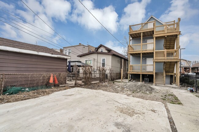 Building Photo - 1407 S 59th Ave