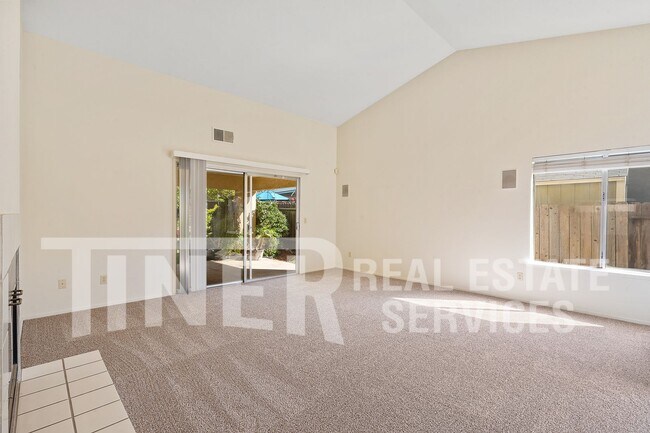 Foto del edificio - 9071 Brevard Dr