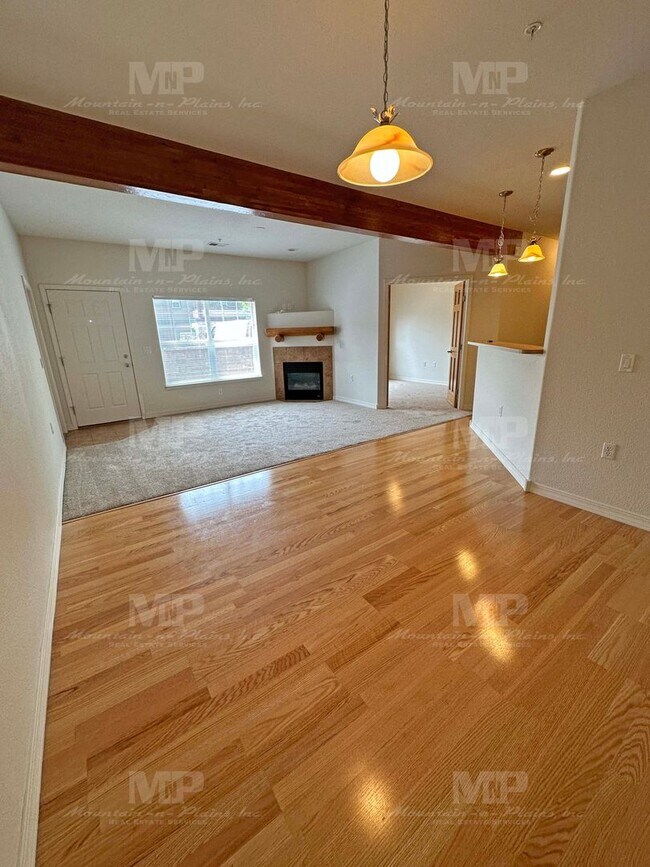 Foto del edificio - 5220 Boardwalk Dr