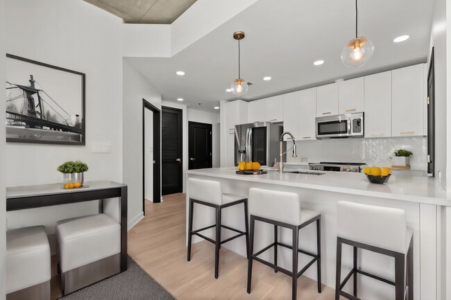 Building Photo - Luxurious Remodeled 2 Bed 2 Bath Buckhead ...
