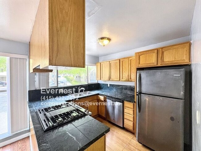 Building Photo - 2345 Paloma Ct