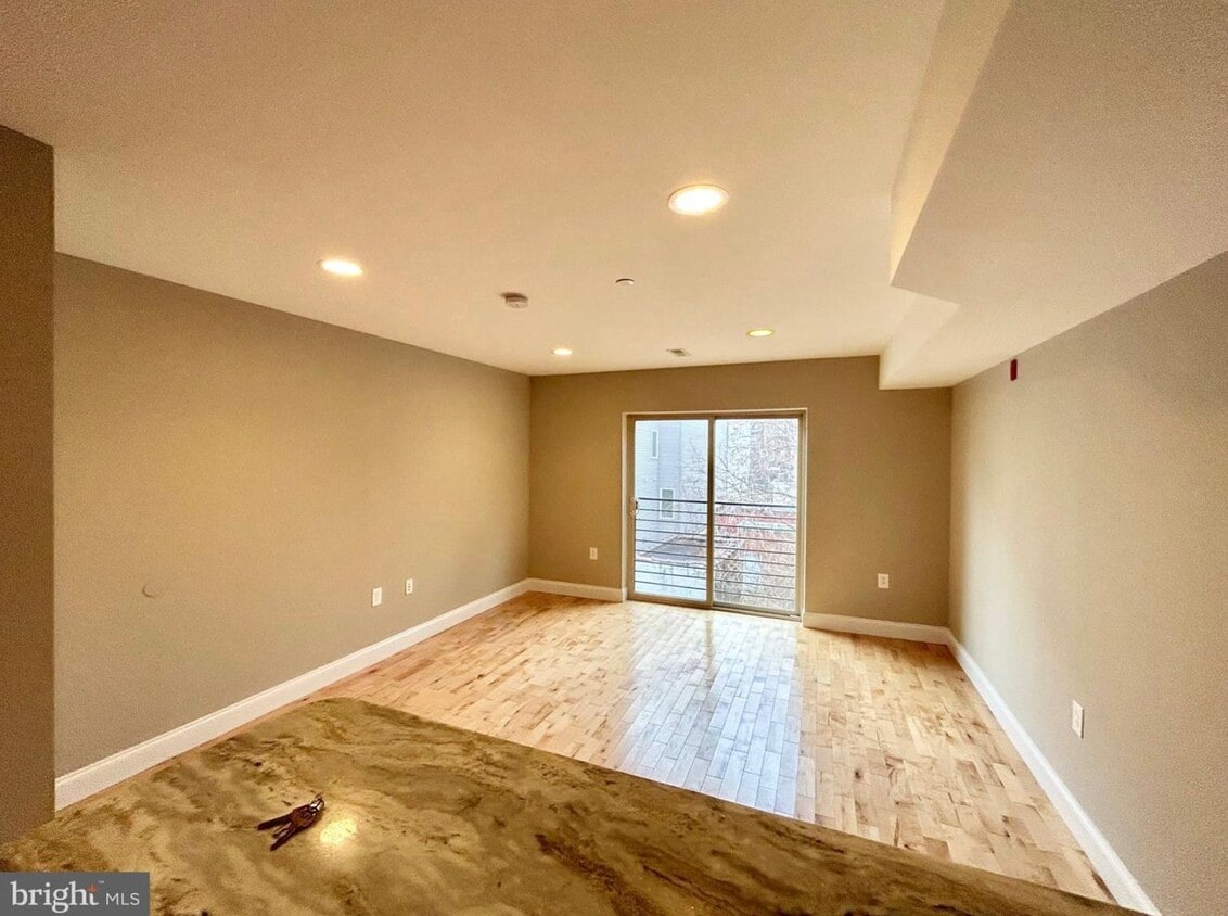 Photo - 426B N 40th St (LO)