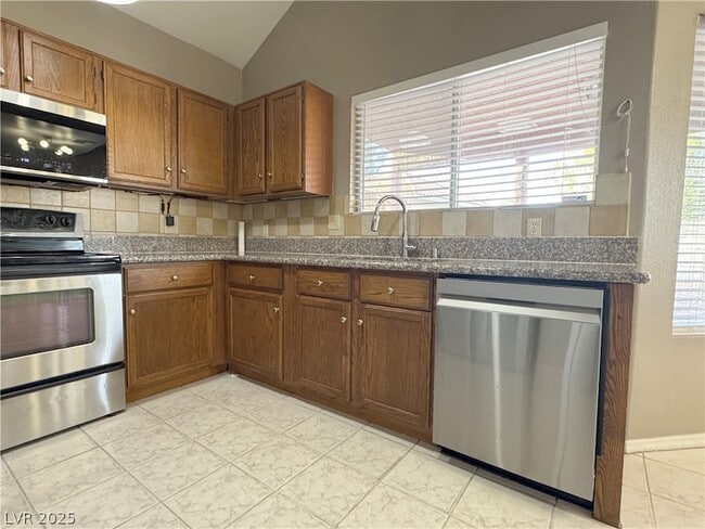 Building Photo - 7720 Leavorite Dr