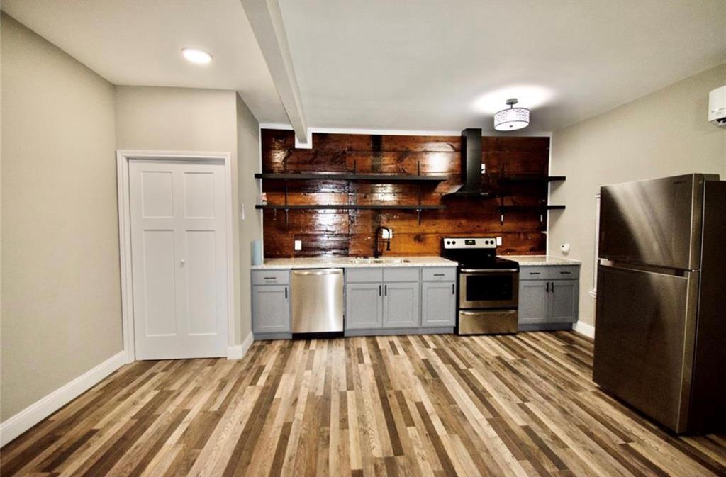 Foto principal - 5105 Sherman St