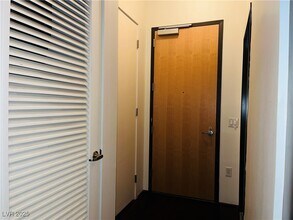 Building Photo - 353 E Bonneville Ave