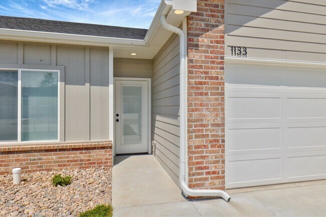 Building Photo - 1133 N Joye St