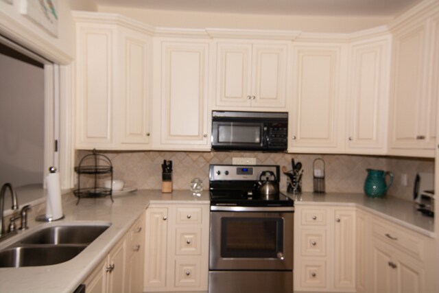 Kitchen - 5225 E Harbor Village Dr