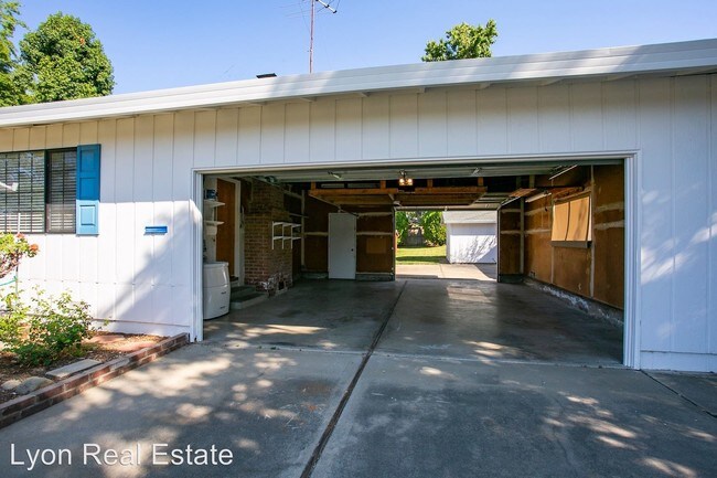 Building Photo - 4 br, 2 bath House - 3917 Hancock Drive