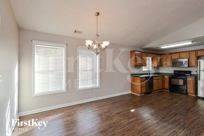 Building Photo - 240 Pebble Ridge Dr