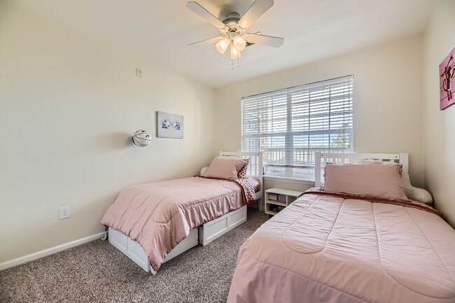 Foto del edificio - 1465 Blue Sky Cir