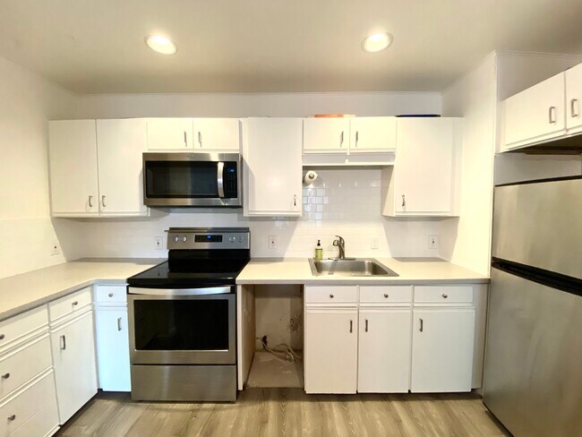 Building Photo - 57 Etruria St