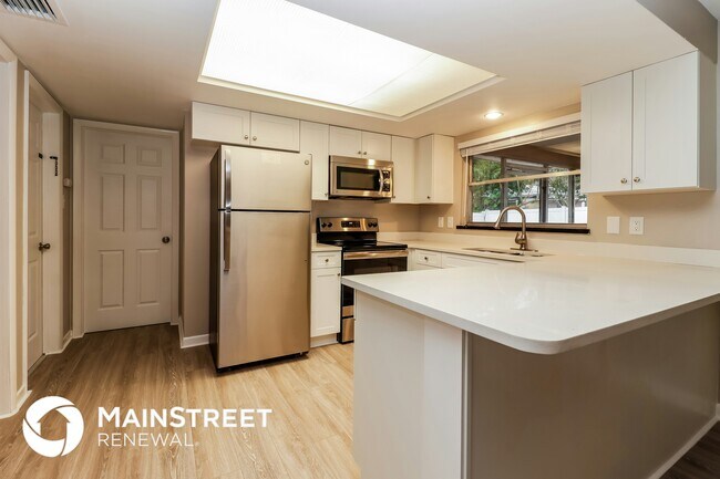 Foto del edificio - 1352 Ranchwood Dr