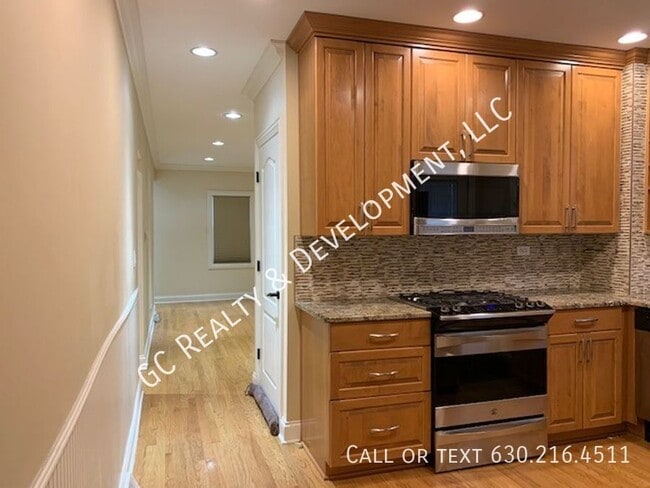 Foto del edificio - 1460 Whitcomb Ave