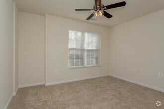 1BR, 1BA - 806 SF - Broadlands Apartments