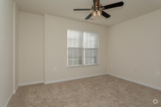 1BR, 1BA - 806 SF - Broadlands Apartments