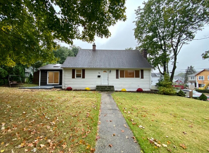Front - 66 Meadow Ln