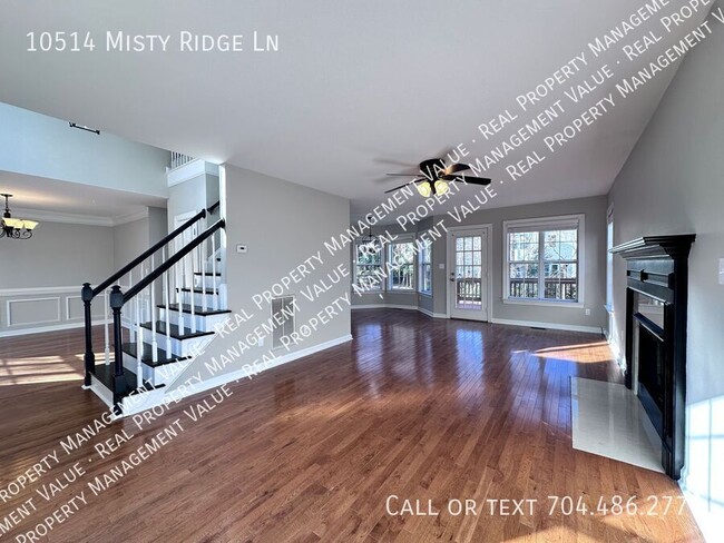 Building Photo - Stunning 4BR/2.5BA Home in Charlotte!