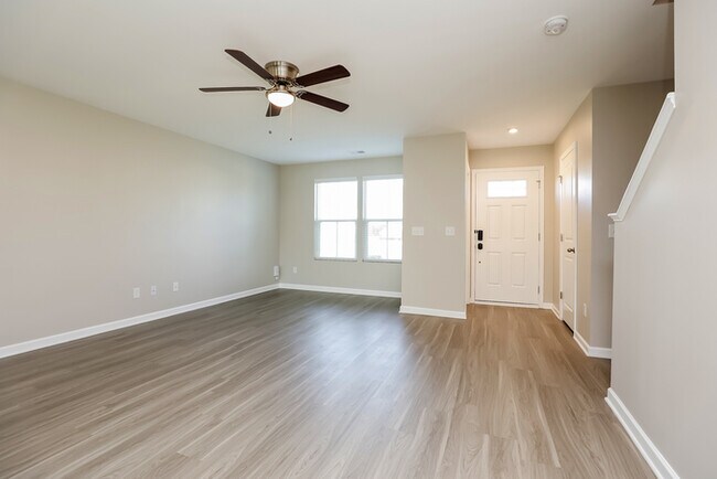 Building Photo - 4BR/2.5BA Brick home in Smyrna, TN!
