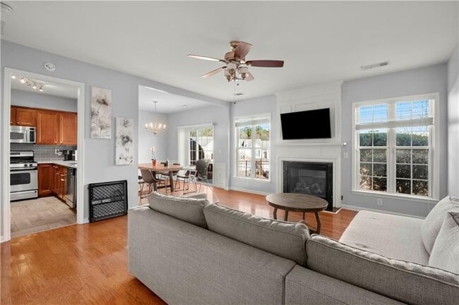 Foto del edificio - 120 Finchley Dr