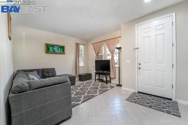 Building Photo - 1607 Roma Dr