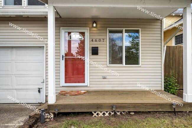 Foto del edificio - Spacious 3BR w/ Fenced Backyard w/ Deck – ...