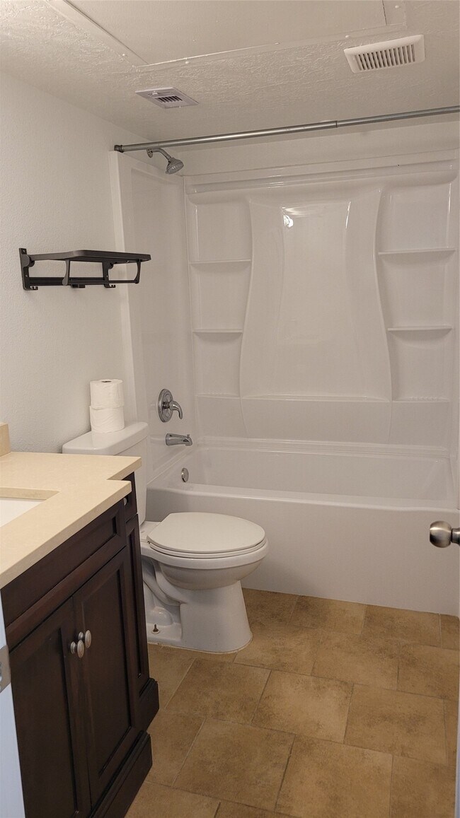 Foto del edificio - 14777 Wunderlich Dr