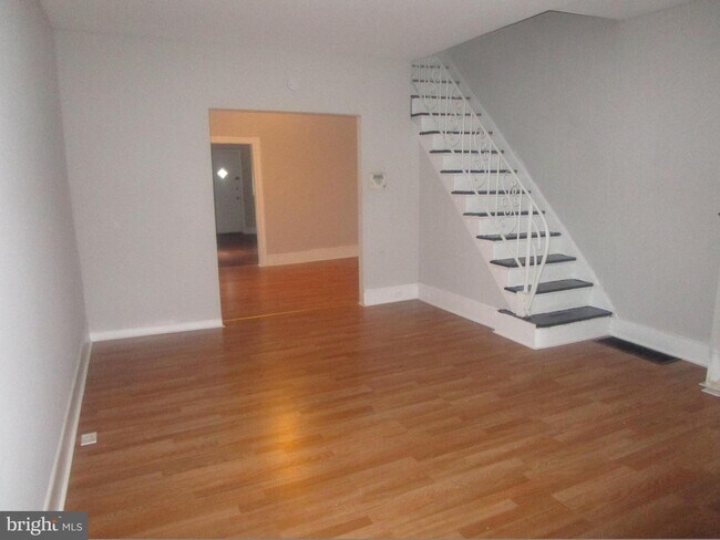 Building Photo - 1504 N 61st St