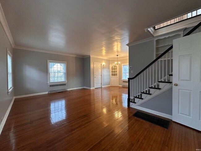 Building Photo - 905 Lincoln Ave