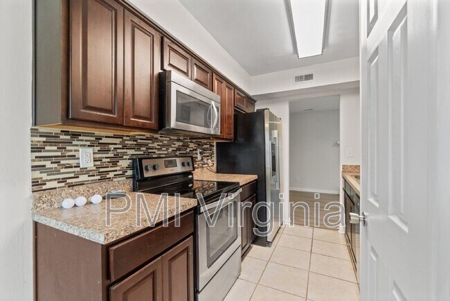 Building Photo - 622 Aubrey Dr