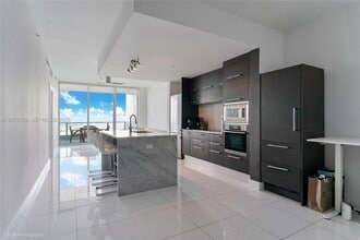 Building Photo - 900 Biscayne Blvd
